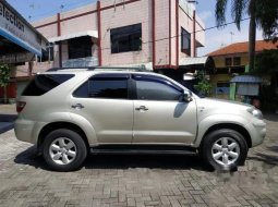 Jual Toyota Fortuner G 2011 harga murah di Jawa Timur 6