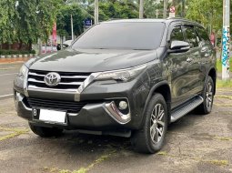 Toyota Fortuner 2.4 VRZ AT 2017 Abu-abu 2