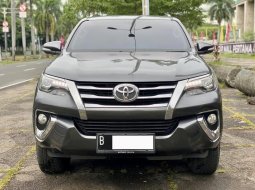 Toyota Fortuner 2.4 VRZ AT 2017 Abu-abu