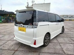 DKI Jakarta, Toyota Voxy 2019 kondisi terawat 4