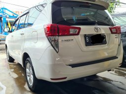 Km 33rban Toyota Innova V 2.4 Diesel AT ( Matic ) 2020 Putih Good Condition 4