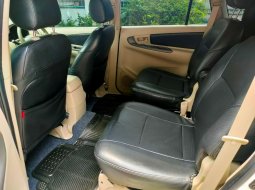 Toyota Kijang Innova G A/T Gasoline 2013 Putih 3