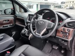 Jual Toyota Voxy 2.0 A/T 2018 harga murah di DKI Jakarta 2