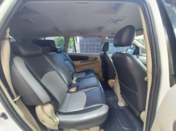 Toyota Kijang Innova G A/T Diesel 2014 Putih 3