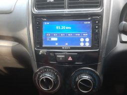 Toyota Veloz 1.5 M/T Merah 6
