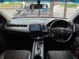 Dijual mobil bekas Honda HR-V E, Jawa Timur  7