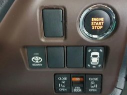 Mobil Toyota Voxy 2020 dijual, DKI Jakarta 9