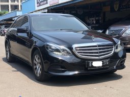 MERCEDES-BENZ E200 AT HITAM 2016 DISKON!!! 2