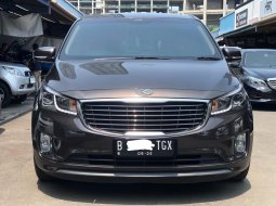 KIA GRAND SEDONA ULTIMATE AT COKLAT 2017 HARGA DISKON!! 1