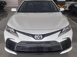 Toyota Camry 2.5 V AT Putih special Price Akhir Tahun