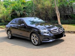 Happy New Year!!! Mercedes-Benz E-Class E250 Avantgarde - 2014Odo antik se-jabodetabek 31rb mls