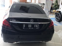 Mercedes Benz C3000 AMG 2.0 AT 2019 3