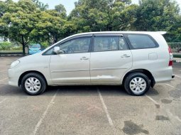 Mobil Toyota Kijang Innova 2009 V dijual, DKI Jakarta 7