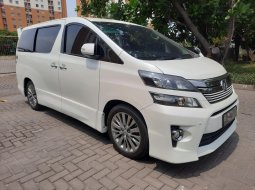 Toyota Vellfire Z golden eye 2013