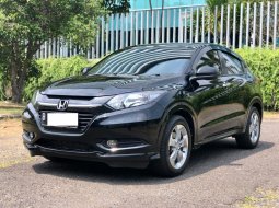 Honda HR-V 1.5L E CVT 2017 Hitam 1