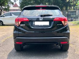 Honda HR-V 1.5L E CVT 2017 Hitam 4