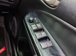 Toyota Yaris S 2019 8