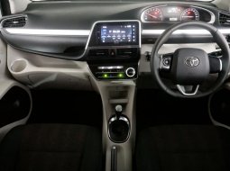 Jual mobil Toyota Sienta 2017 6