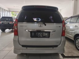 Toyota Avanza S 2011 10