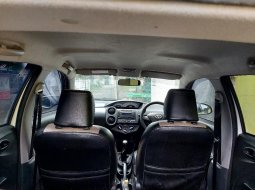 Toyota Etios Valco Hatchback  manual 3