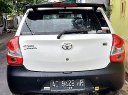 Toyota Etios Valco Hatchback  manual 6