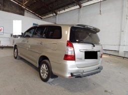 Toyota Kijang Innova V 2013 4