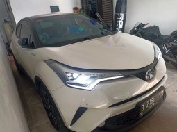Toyota CHR HV Hybrid AT 2019