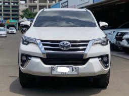 Toyota Fortuner 2.4 VRZ AT 2017 TERMURAH