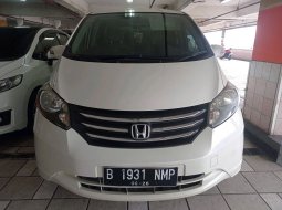 Jual mobil Honda Freed 2011