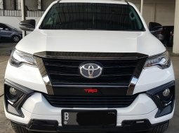 Toyota Fortuner VRZ TRD A/T ( Matic ) 2020 Putih Kick Sensor Km 15rban Mulus Siap Pakai