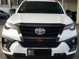 Toyota Fortuner VRZ TRD A/T ( Matic ) 2020 Putih Kick Sensor Km 15rban Mulus Gress Siap Pakai