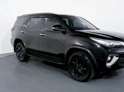 Toyota Fortuner 2.4 VRZ AT 2018 Hitam 2