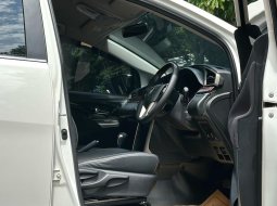 Toyota Kijang Innova V A/T Diesel 2019 7