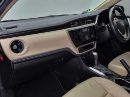 Toyota Corolla Altis V AT 2017 Hitam 11