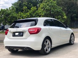 Mercedes-Benz A-Class A 200 2013 Putih 5