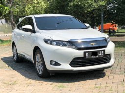 Toyota Harrier 2.0 at  2015 Putih 2