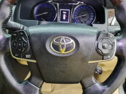 Toyota Camry 2.5 V Hitam 13