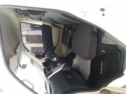 Daihatsu Luxio 1.5 D M/T 2017 Putih 2