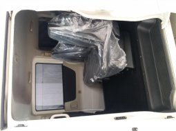 Daihatsu Luxio 1.5 D M/T 2017 Putih 3
