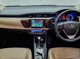 Toyota Corolla Altis V AT 2015 9