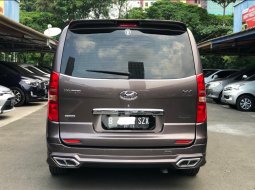 HYUNDAI H-1 ROYALE DIESEL AT COKLAT 2018 MPV TERTINGGI HARGA DISKON TERBAIK!! 4