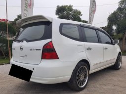 Nissan Grand Livina XV 2011 5