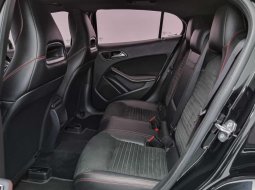 Jual mobil Mercedes-Benz GLA 200 2018 7