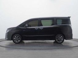 Promo Toyota Voxy murah bunga 0 % 5