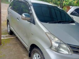 Toyota avanza tipe g warna silver 5