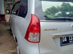 Toyota avanza tipe g warna silver 6