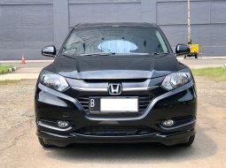 Honda HR-V E CVT 2017 Hitam 2