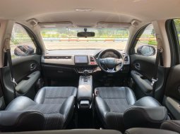 Honda HR-V E CVT 2017 Hitam 7