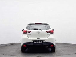 Mazda 2 R 2017 3