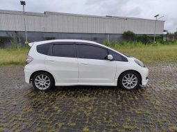 Honda Jazz Putih 4